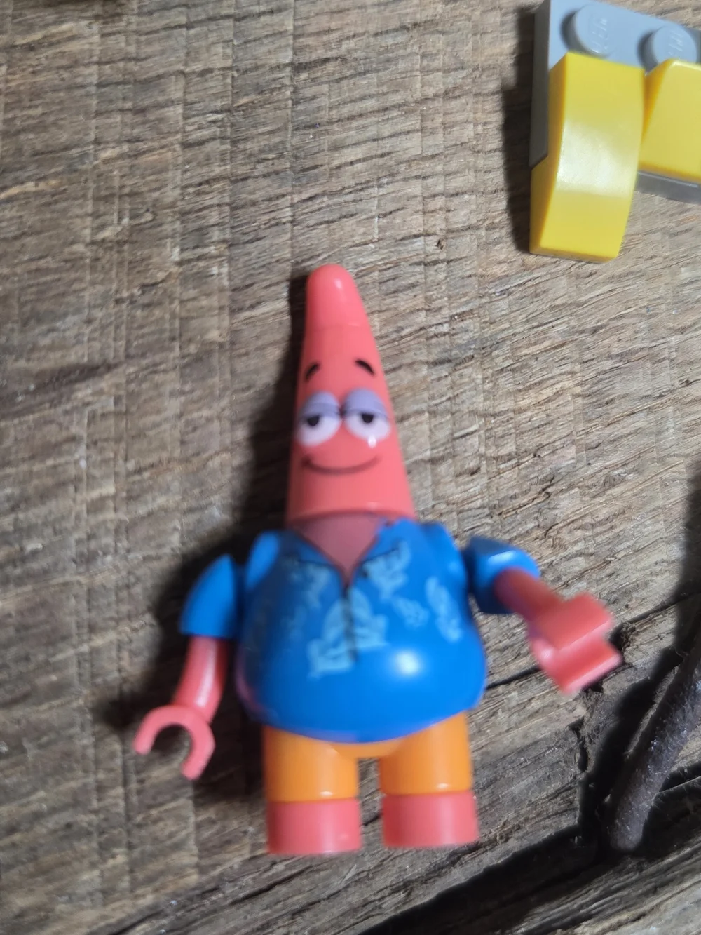 Assorted Lego Figures & Accessories Ninjago, Spongebob, Minecraft Etc Bin P